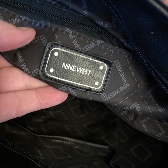 Nine West Large Tote Bag Purse Black w/ Red Pink Floral Geo Faux Leather Zip Top - Picture 10 of 10